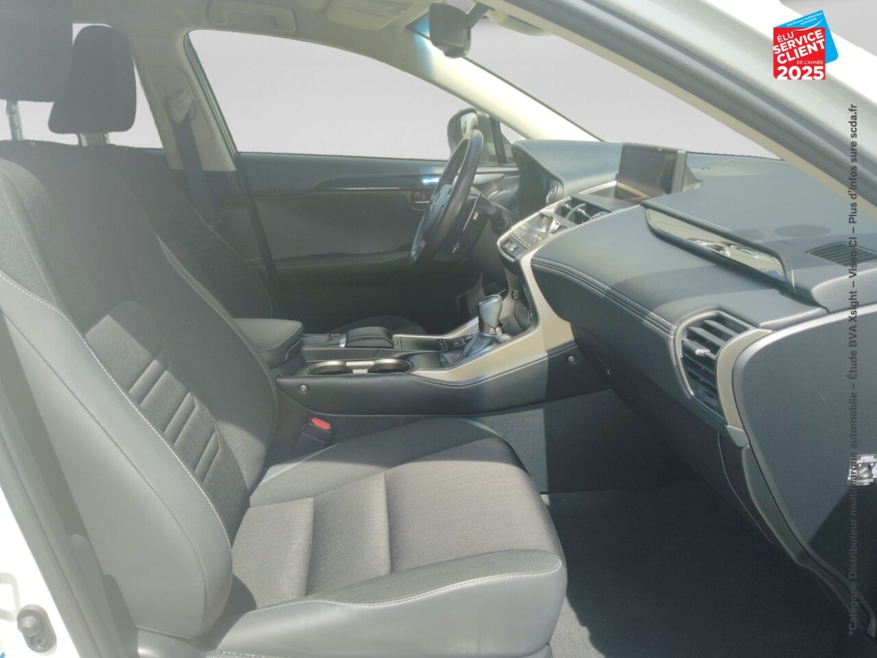 Véhicule d'occasion LEXUS NX 300H 4WD PACK MM19 chez Renault Saint-Louis