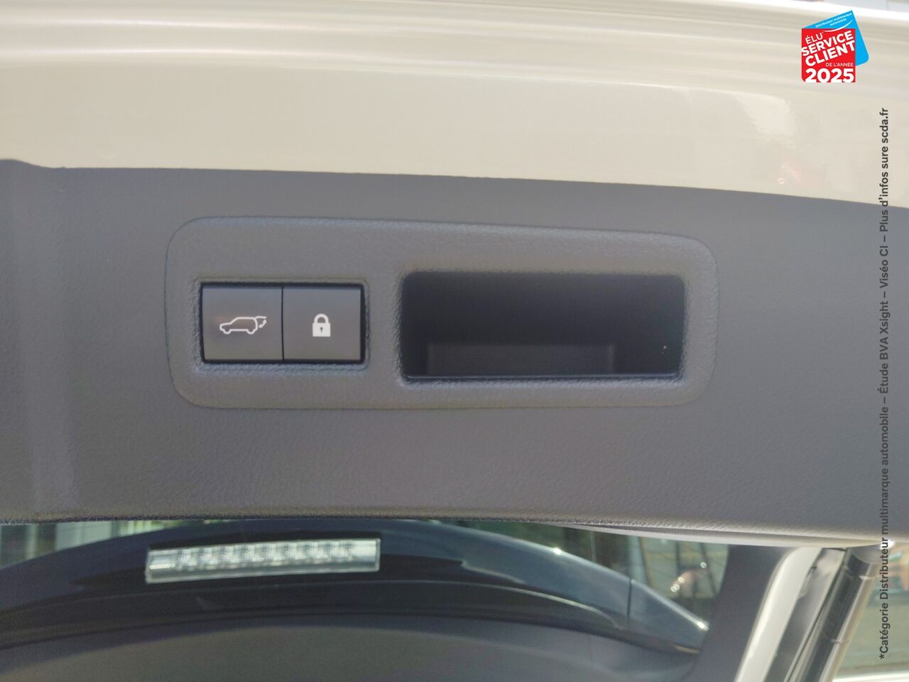 Véhicule d'occasion LEXUS NX 300H 4WD PACK MM19 chez Renault Saint-Louis