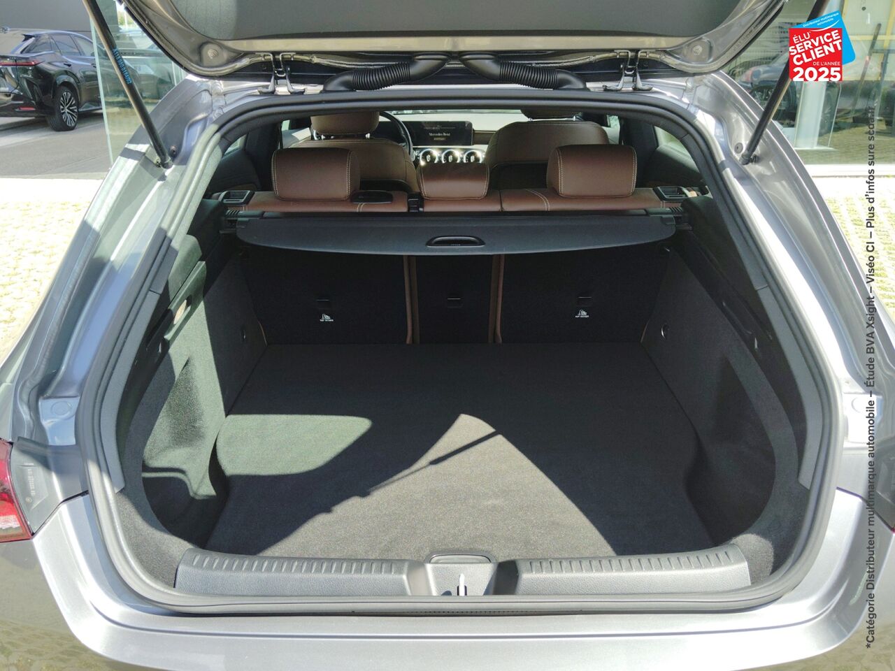 Véhicule d'occasion MERCEDES-BENZ CLA SHOOTING BRAKE 250 E 160+102CH PROGRESSIVE LINE 8G-DCT chez Volvo Epernay