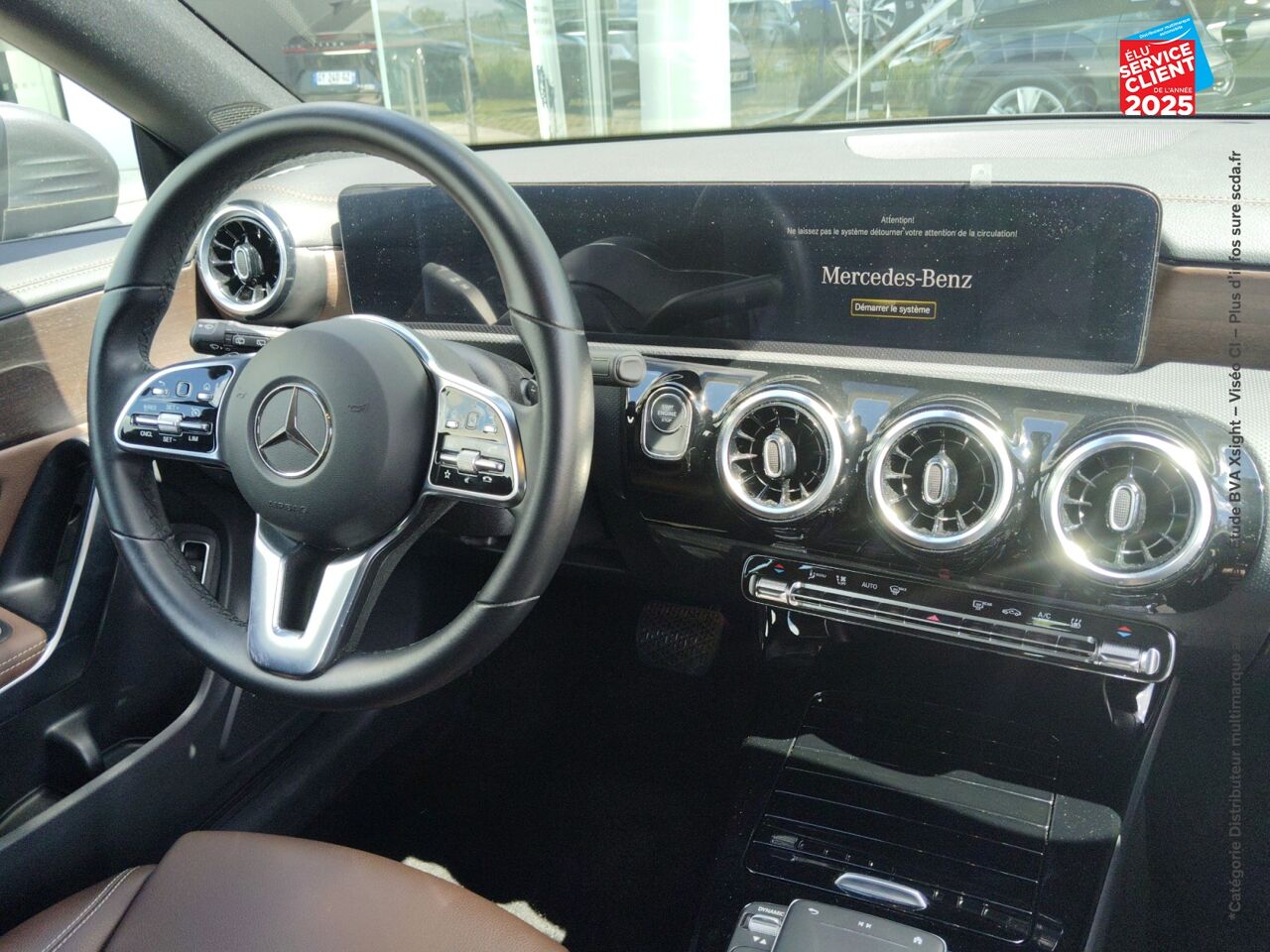 Véhicule d'occasion MERCEDES-BENZ CLA SHOOTING BRAKE 250 E 160+102CH PROGRESSIVE LINE 8G-DCT chez Volvo Epernay