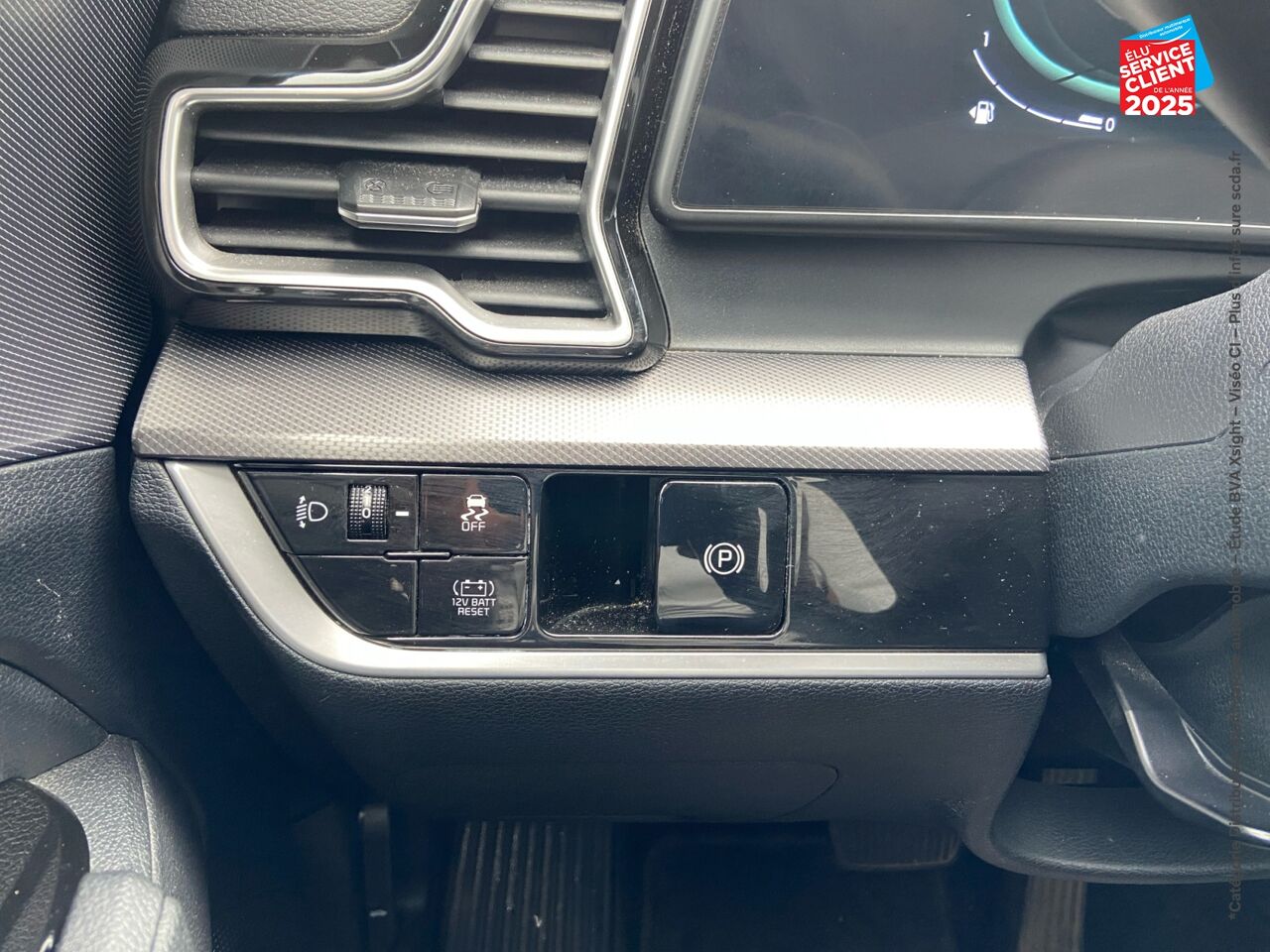 Véhicule d'occasion KIA SPORTAGE 1.6 T-GDI 230CH HEV ACTIVE BVA6 4X4 CAMERA GPS chez Toyota Verdun