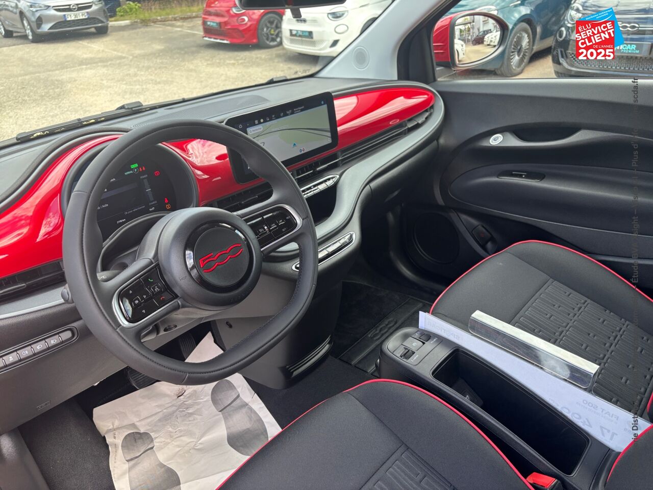 Véhicule d'occasion FIAT 500 E 95CH RED MY23 CAMERA GPS chez Toyota Verdun