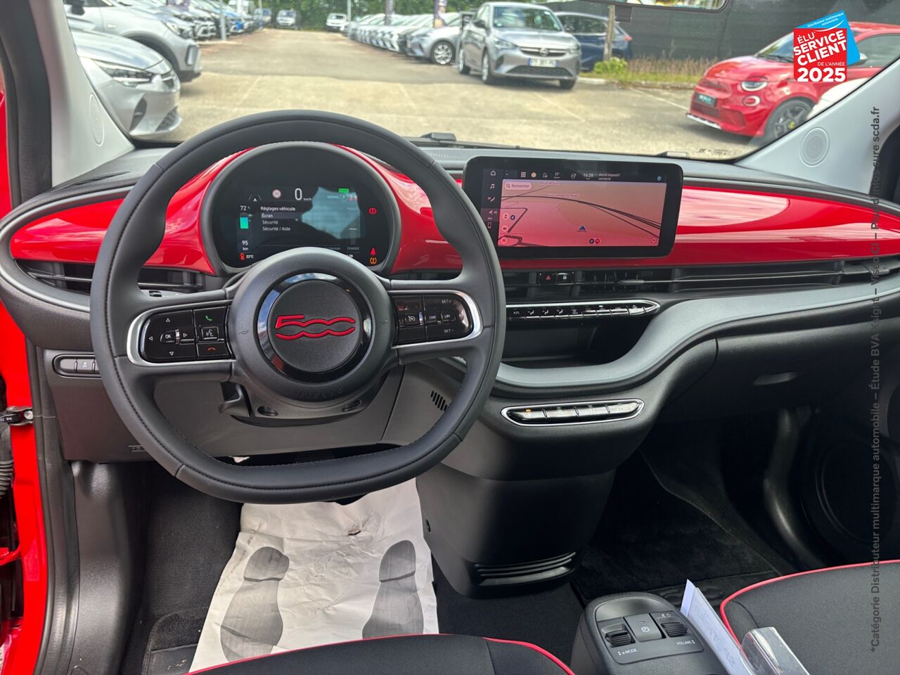 Véhicule d'occasion FIAT 500 E 95CH RED MY23 CAMERA GPS chez Toyota Verdun