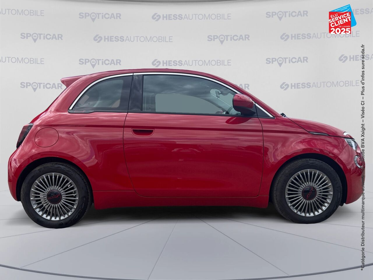 Véhicule d'occasion FIAT 500 E 95CH RED MY23 CAMERA GPS chez Toyota Verdun