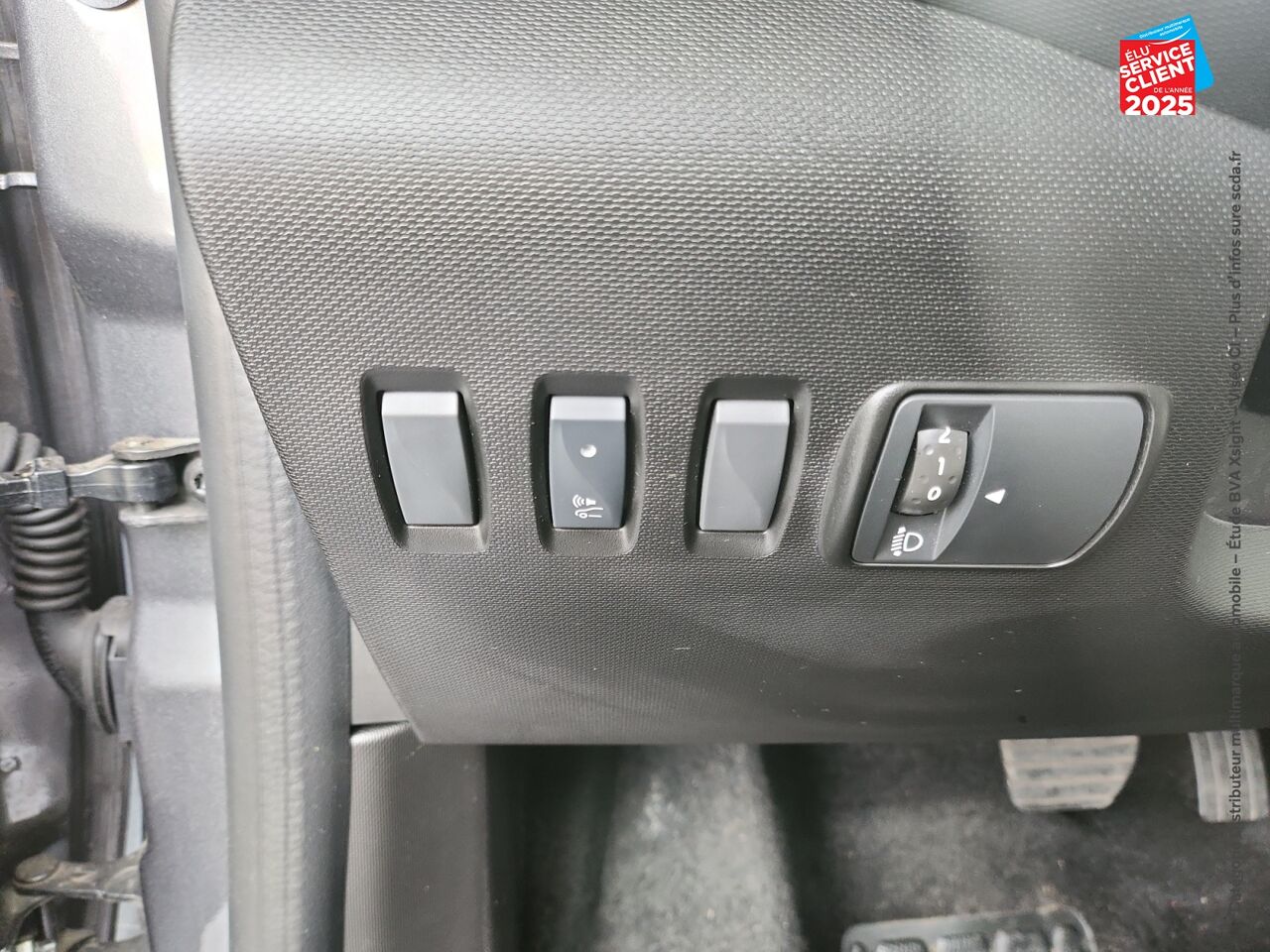 Véhicule d'occasion RENAULT TWINGO E-TECH ELECTRIC EQUILIBRE R80 ACHAT INTEGRAL chez Opel Beaune