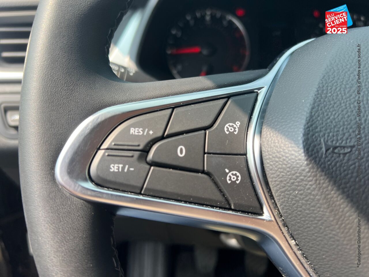 Véhicule d'occasion RENAULT CAPTUR 1.0 TCE 90CH EVOLUTION GPS CAMERA chez Toyota Thionville