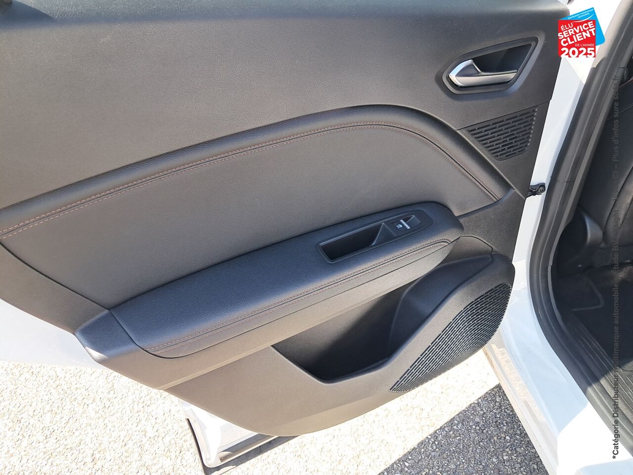 Véhicule d'occasion RENAULT CAPTUR 1.3 TCE 160CH FAP INITIALE PARIS EDC -21 SIEGES CHAUF/CUIR GPS CAMERA chez Dacia Mulhouse