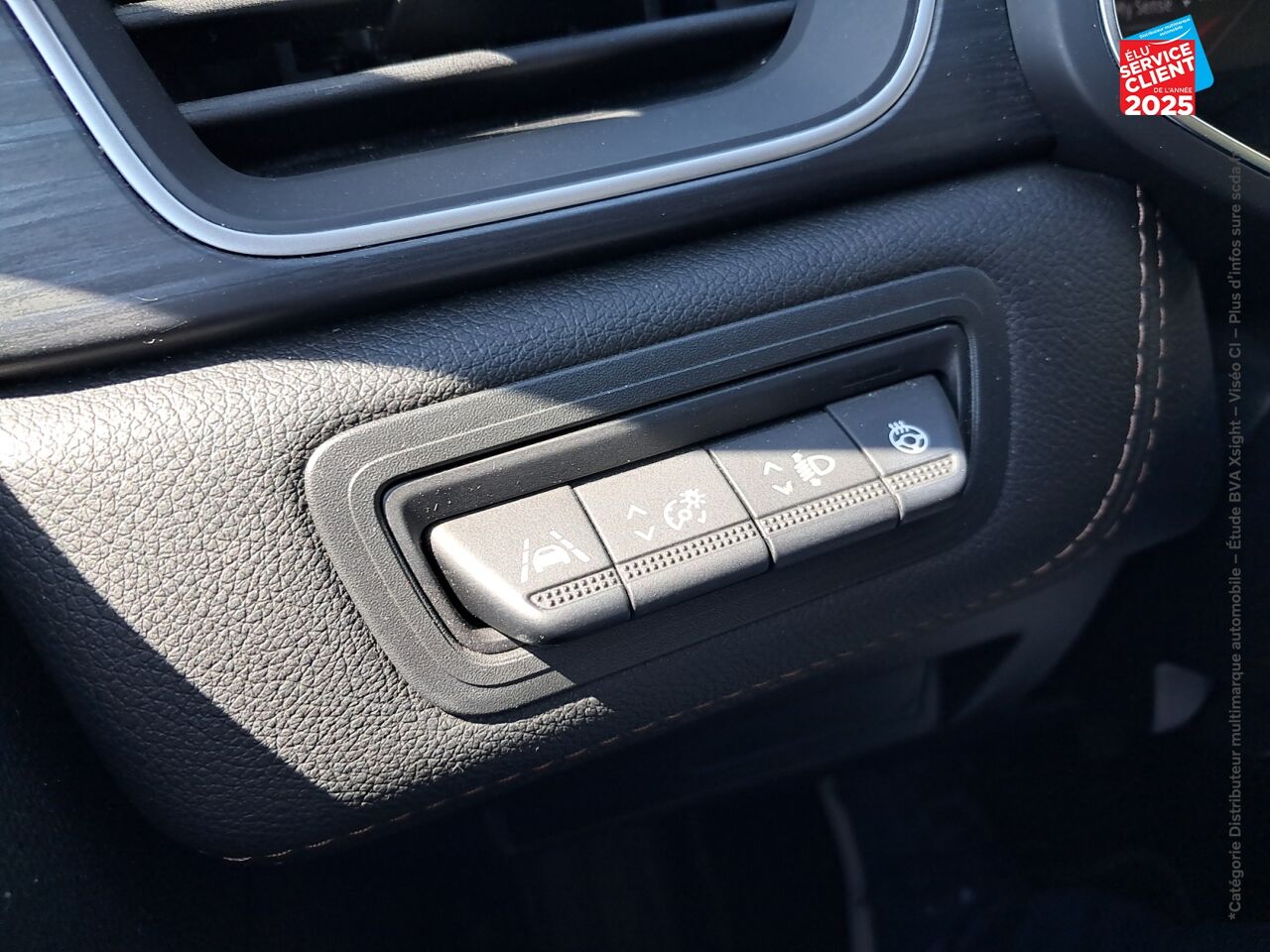 Véhicule d'occasion RENAULT CAPTUR 1.3 TCE 160CH FAP INITIALE PARIS EDC -21 SIEGES CHAUF/CUIR GPS CAMERA chez Dacia Mulhouse