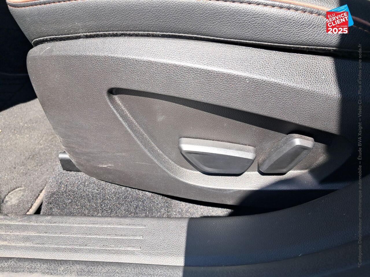Véhicule d'occasion RENAULT CAPTUR 1.3 TCE 160CH FAP INITIALE PARIS EDC -21 SIEGES CHAUF/CUIR GPS CAMERA chez Dacia Mulhouse