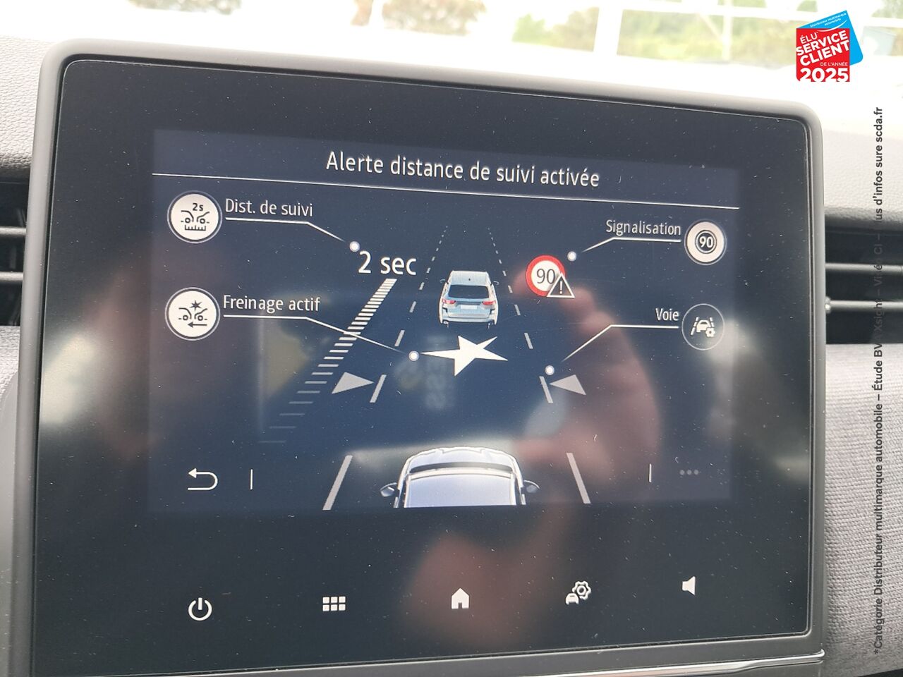 Véhicule d'occasion RENAULT CLIO 1.0 TCE 100CH EVOLUTION GPL GPS RADAR AR chez HESS Automobile