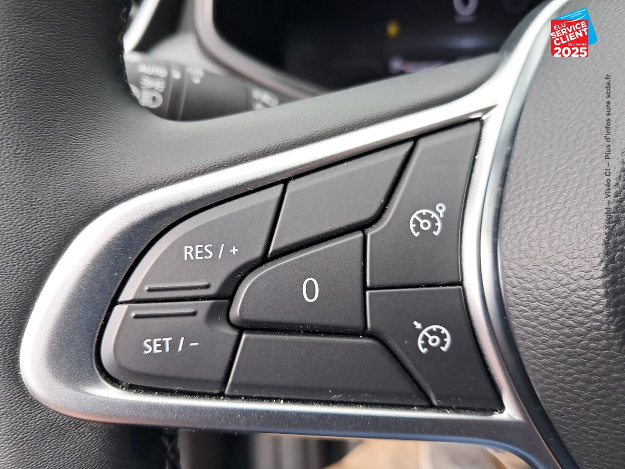 Véhicule d'occasion RENAULT CLIO 1.0 TCE 100CH EVOLUTION GPL GPS RADAR AR chez HESS Automobile