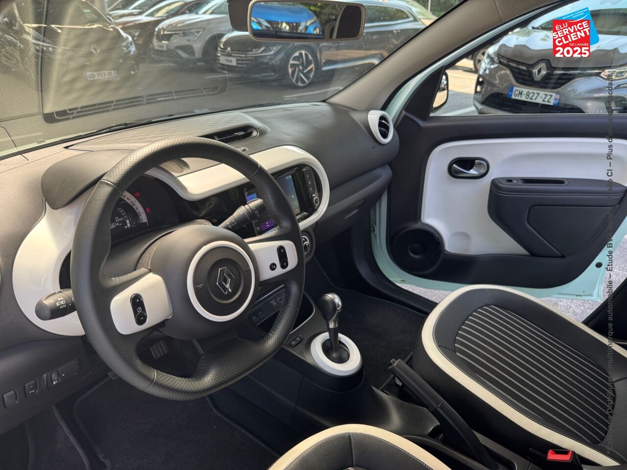 Véhicule d'occasion RENAULT TWINGO 0.9 TCE 95CH INTENS EDC - 20 chez Hyundai Epernay