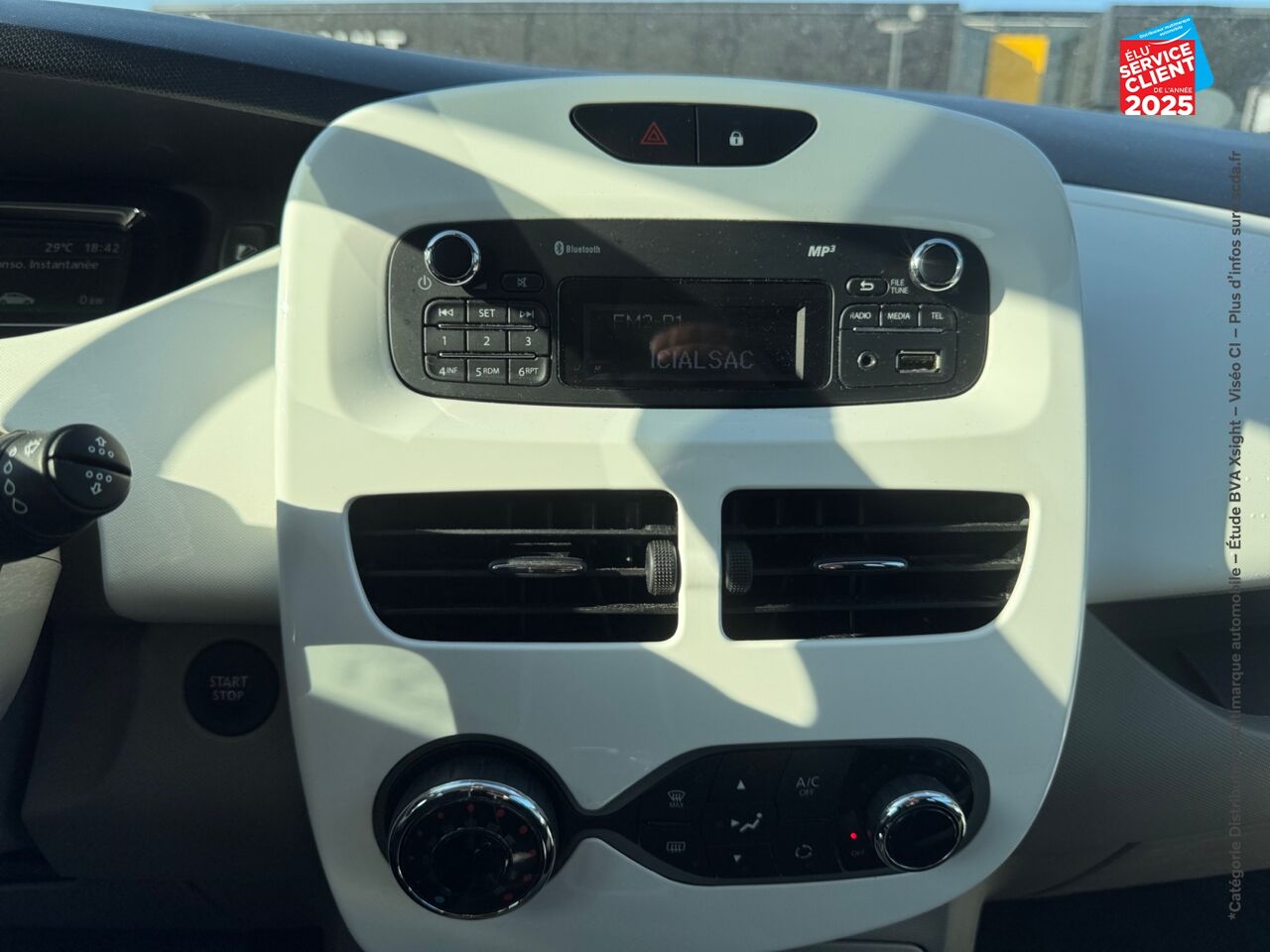 Véhicule d'occasion RENAULT ZOE LIFE CHARGE NORMALE R90 MY19 chez Renault Sélestat