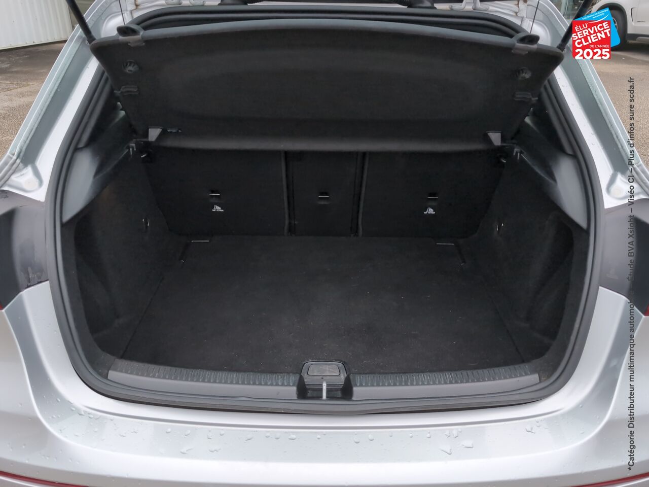Véhicule d'occasion MERCEDES-BENZ CLASSE A 180 136CH AMG LINE 7G-DCT chez Renault Saint-Louis