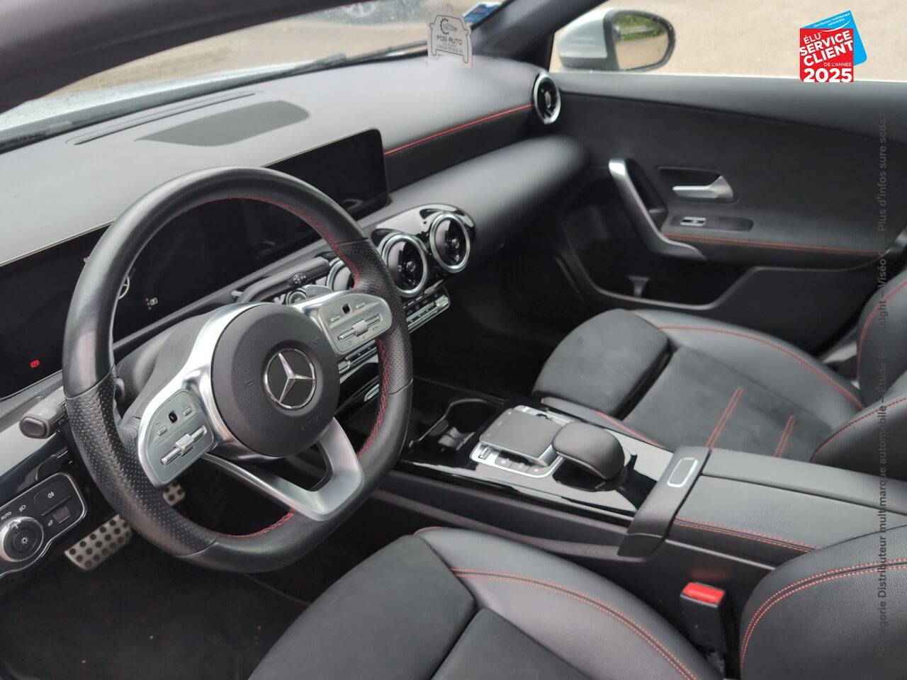 Véhicule d'occasion MERCEDES-BENZ CLASSE A 180 136CH AMG LINE 7G-DCT chez Renault Saint-Louis