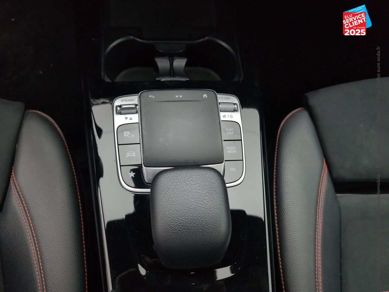 Véhicule d'occasion MERCEDES-BENZ CLASSE A 180 136CH AMG LINE 7G-DCT chez Renault Saint-Louis