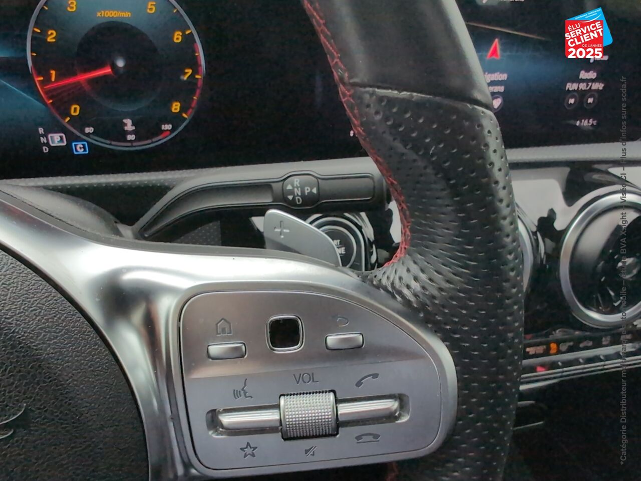 Véhicule d'occasion MERCEDES-BENZ CLASSE A 180 136CH AMG LINE 7G-DCT chez Renault Saint-Louis