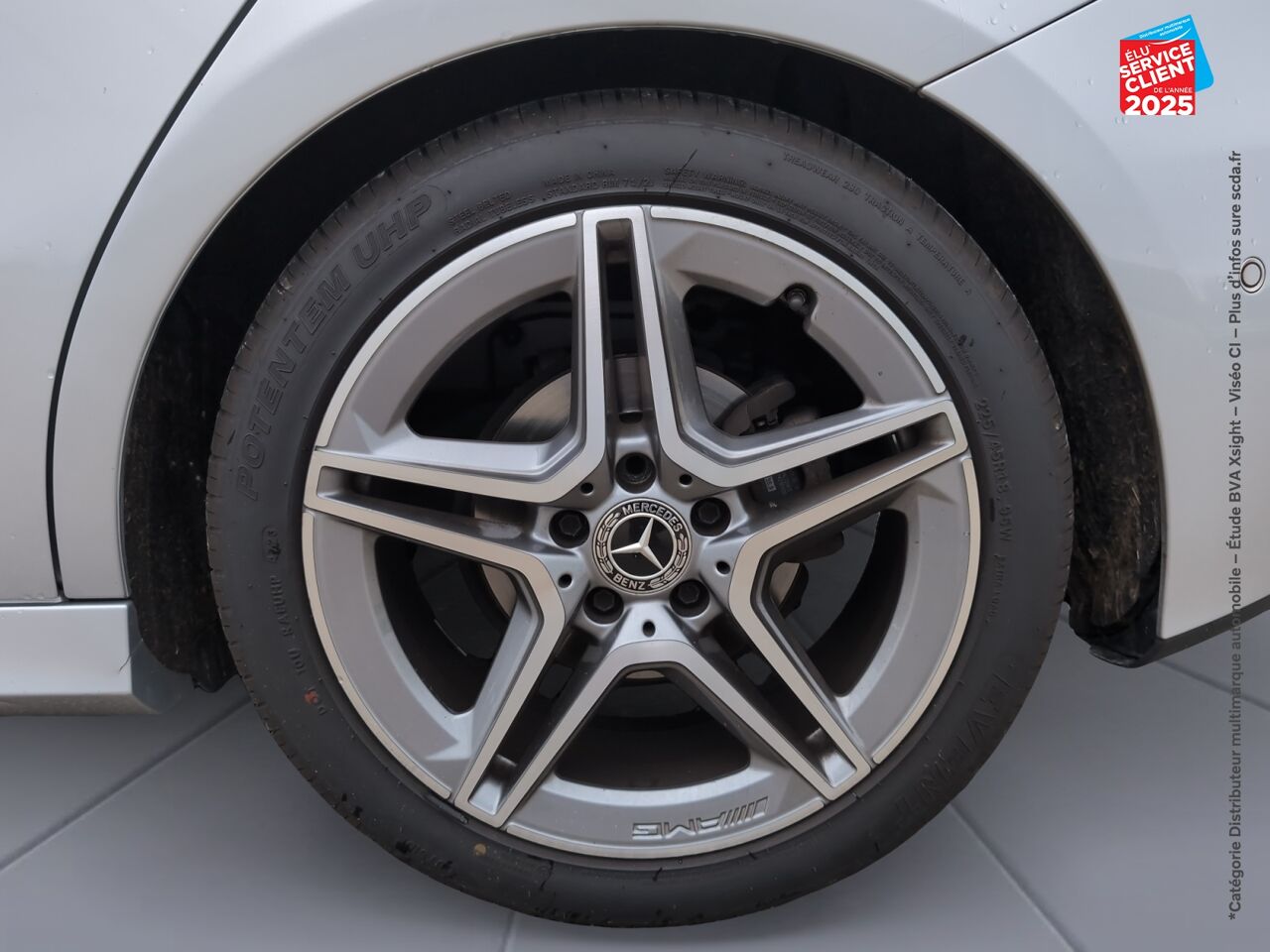 Véhicule d'occasion MERCEDES-BENZ CLASSE A 180 136CH AMG LINE 7G-DCT chez Renault Saint-Louis