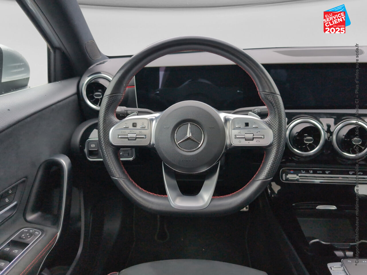 Véhicule d'occasion MERCEDES-BENZ CLASSE A 180 136CH AMG LINE 7G-DCT chez Renault Saint-Louis