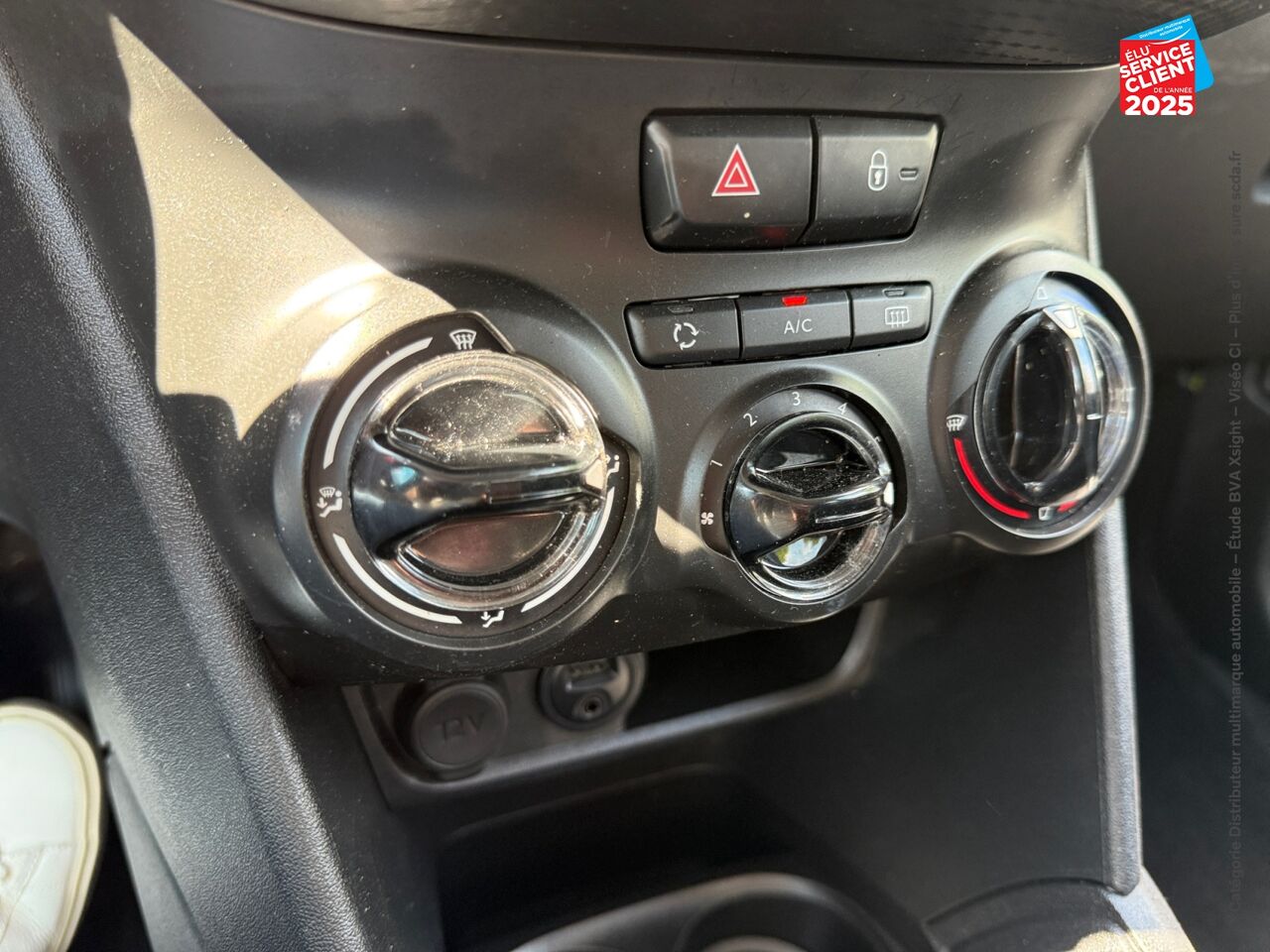 Véhicule d'occasion PEUGEOT 208 1.2 PURETECH 82CH STYLE 5P chez Hyundai Epernay