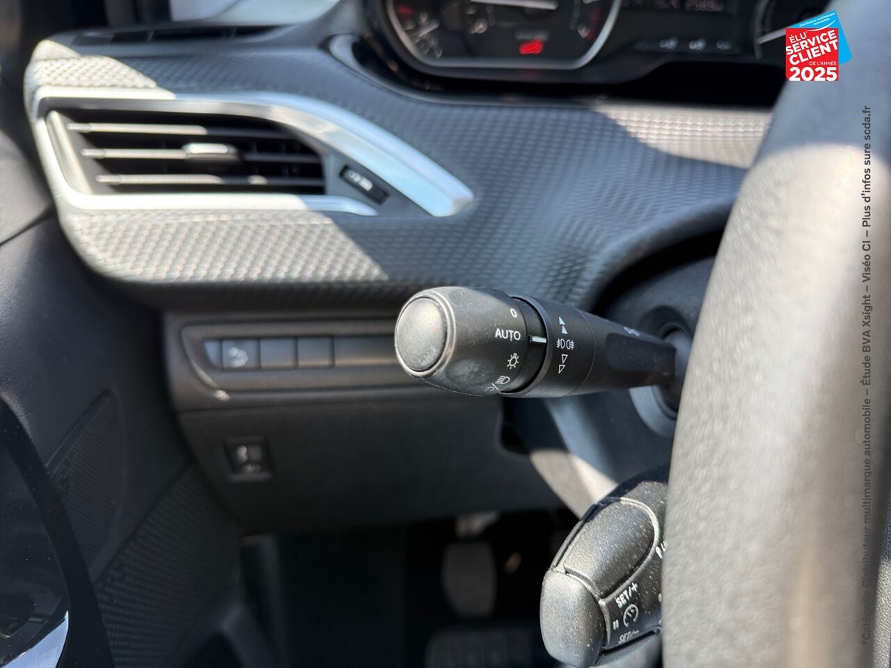 Véhicule d'occasion PEUGEOT 208 1.2 PURETECH 82CH STYLE 5P chez Hyundai Epernay