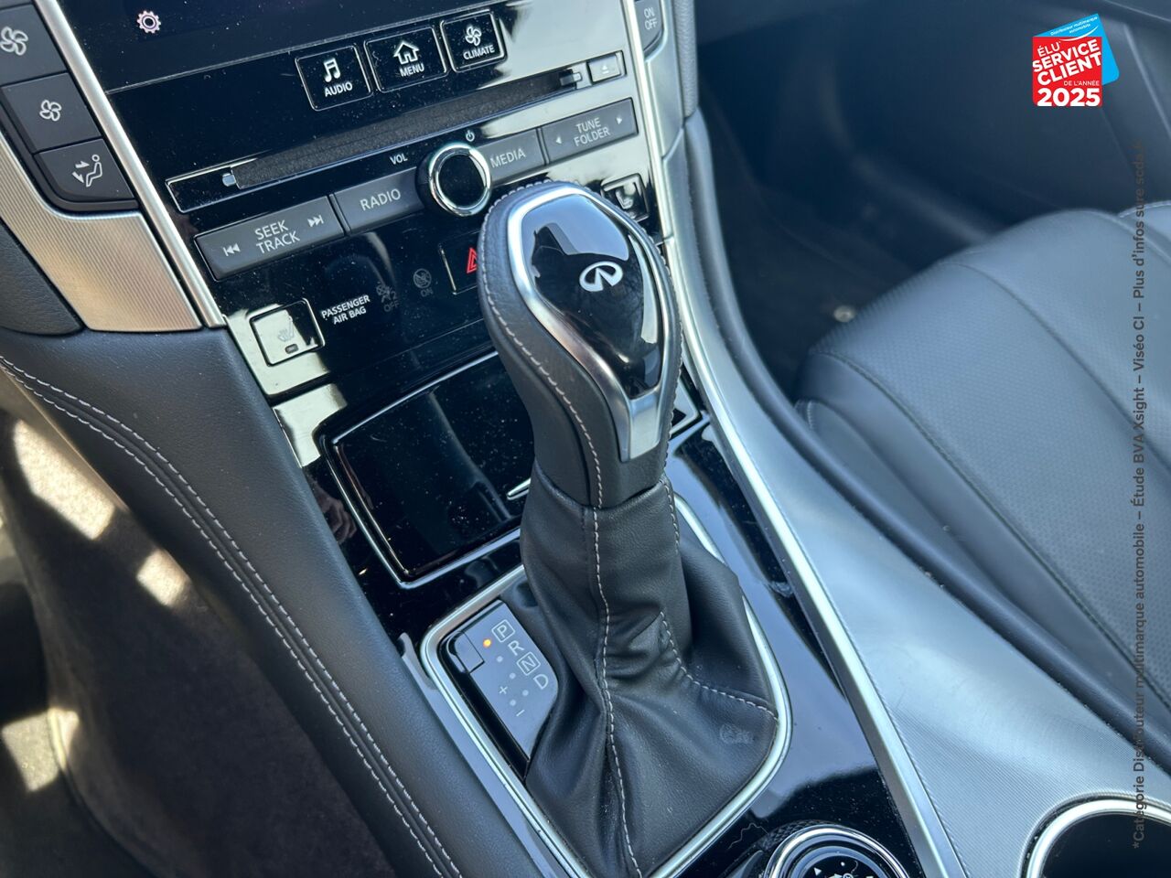Véhicule d'occasion INFINITI Q60 COUPE 2.0T 211CH PREMIUM SIEGE CHAUF CAMERA GPS chez Renault Colmar