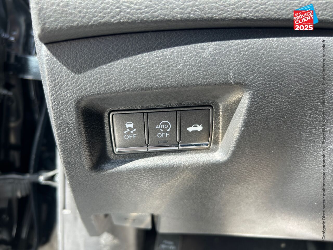 Véhicule d'occasion INFINITI Q60 COUPE 2.0T 211CH PREMIUM SIEGE CHAUF CAMERA GPS chez Renault Colmar