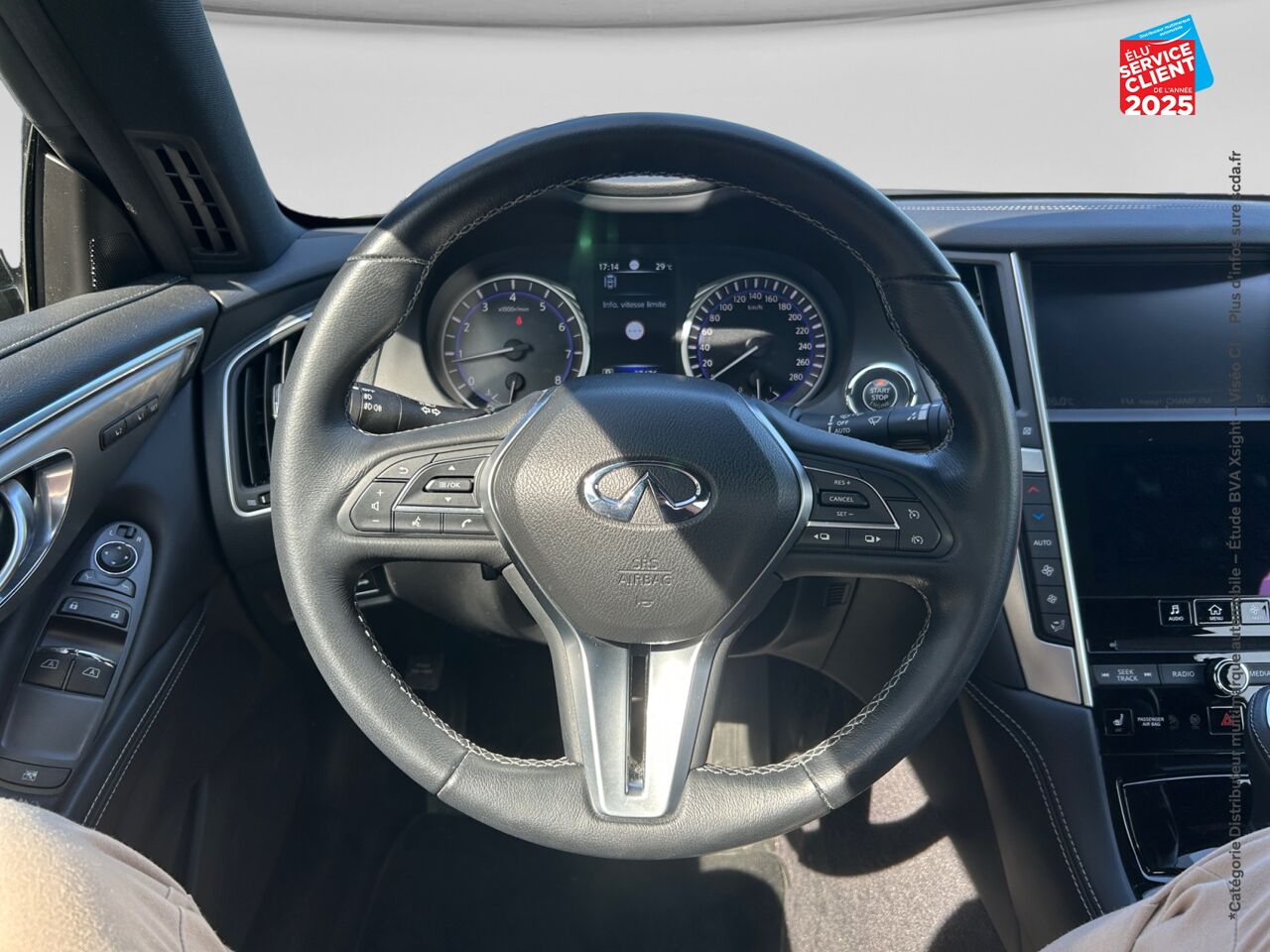 Véhicule d'occasion INFINITI Q60 COUPE 2.0T 211CH PREMIUM SIEGE CHAUF CAMERA GPS chez Renault Colmar