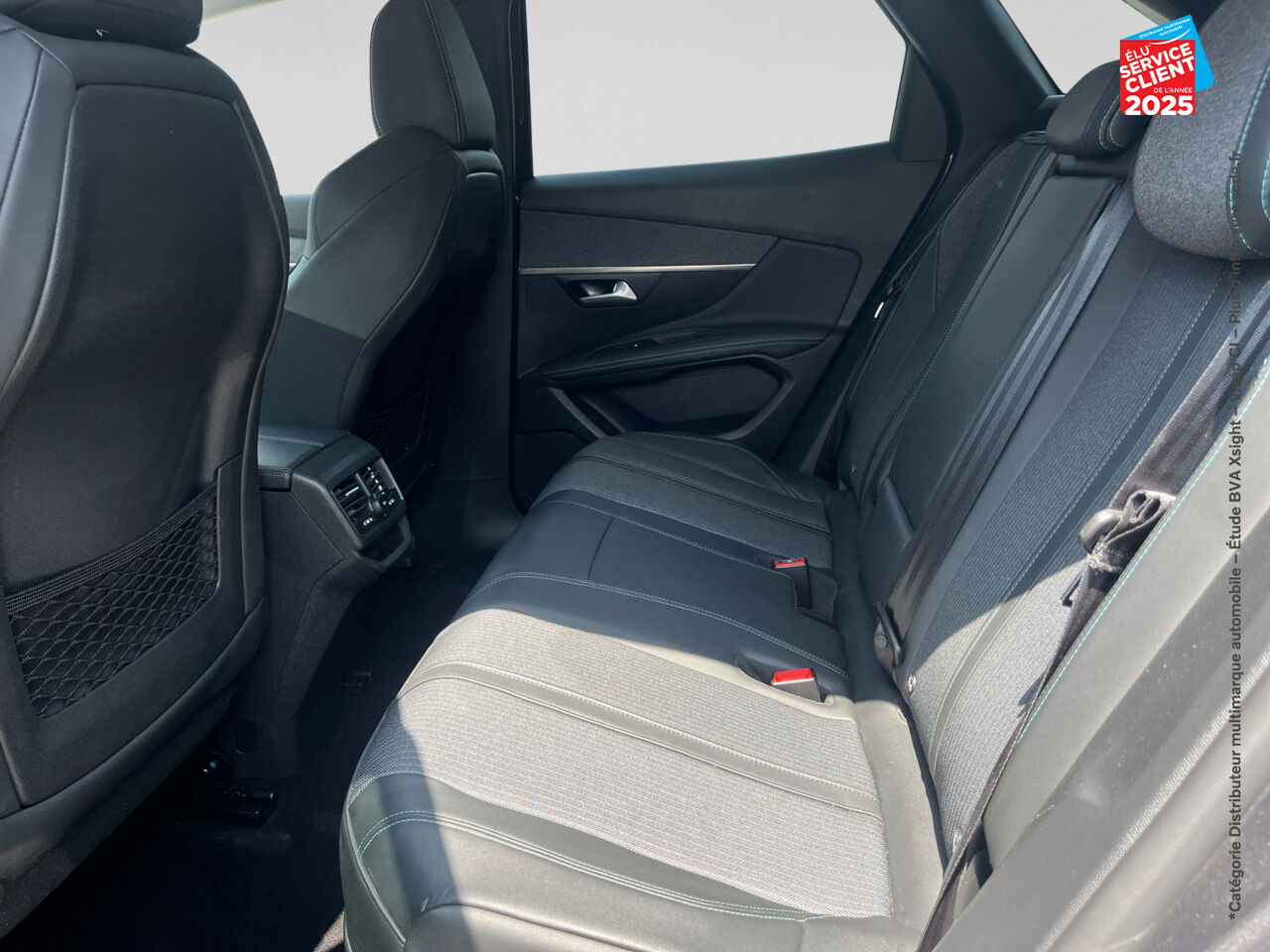 Véhicule d'occasion PEUGEOT 3008 HYBRID 225CH ALLURE PACK E-EAT8 chez Peugeot Hirson