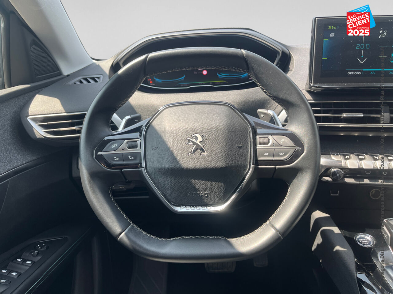 Véhicule d'occasion PEUGEOT 3008 HYBRID 225CH ALLURE PACK E-EAT8 chez Peugeot Hirson