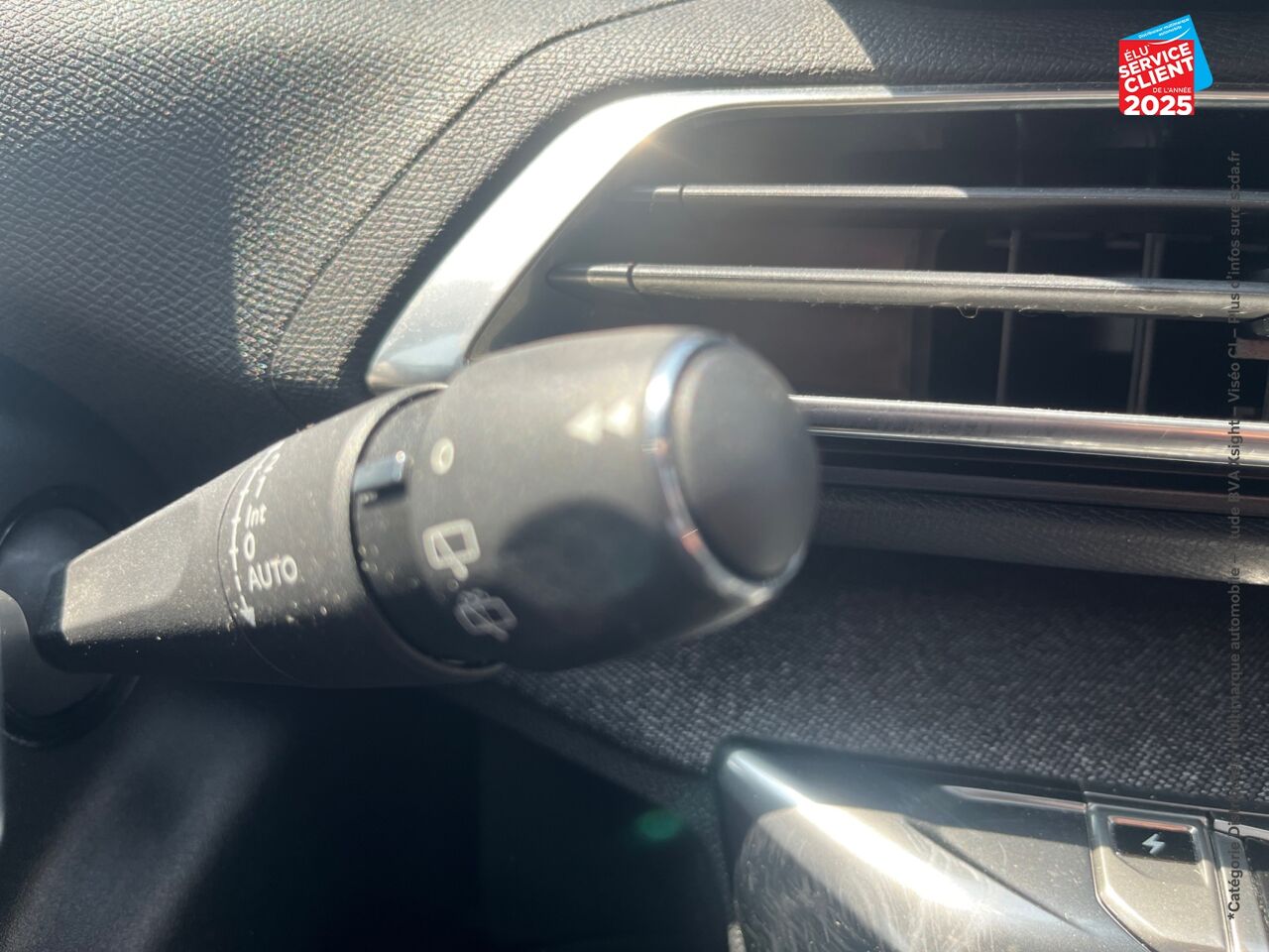 Véhicule d'occasion PEUGEOT 3008 HYBRID 225CH ALLURE PACK E-EAT8 chez Peugeot Hirson