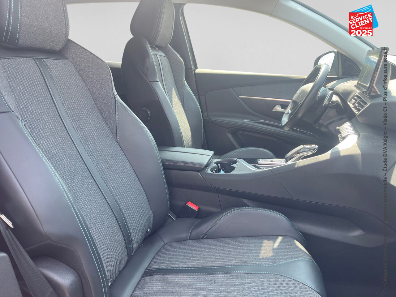 Véhicule d'occasion PEUGEOT 3008 HYBRID 225CH ALLURE PACK E-EAT8 chez Peugeot Hirson