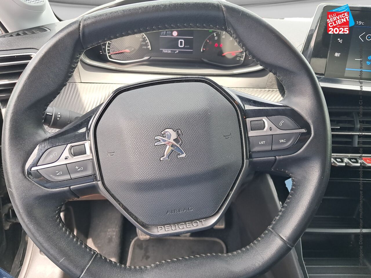 Véhicule d'occasion PEUGEOT 208 1.2 PURETECH 75CH SS STYLE chez Renault Saint-Louis