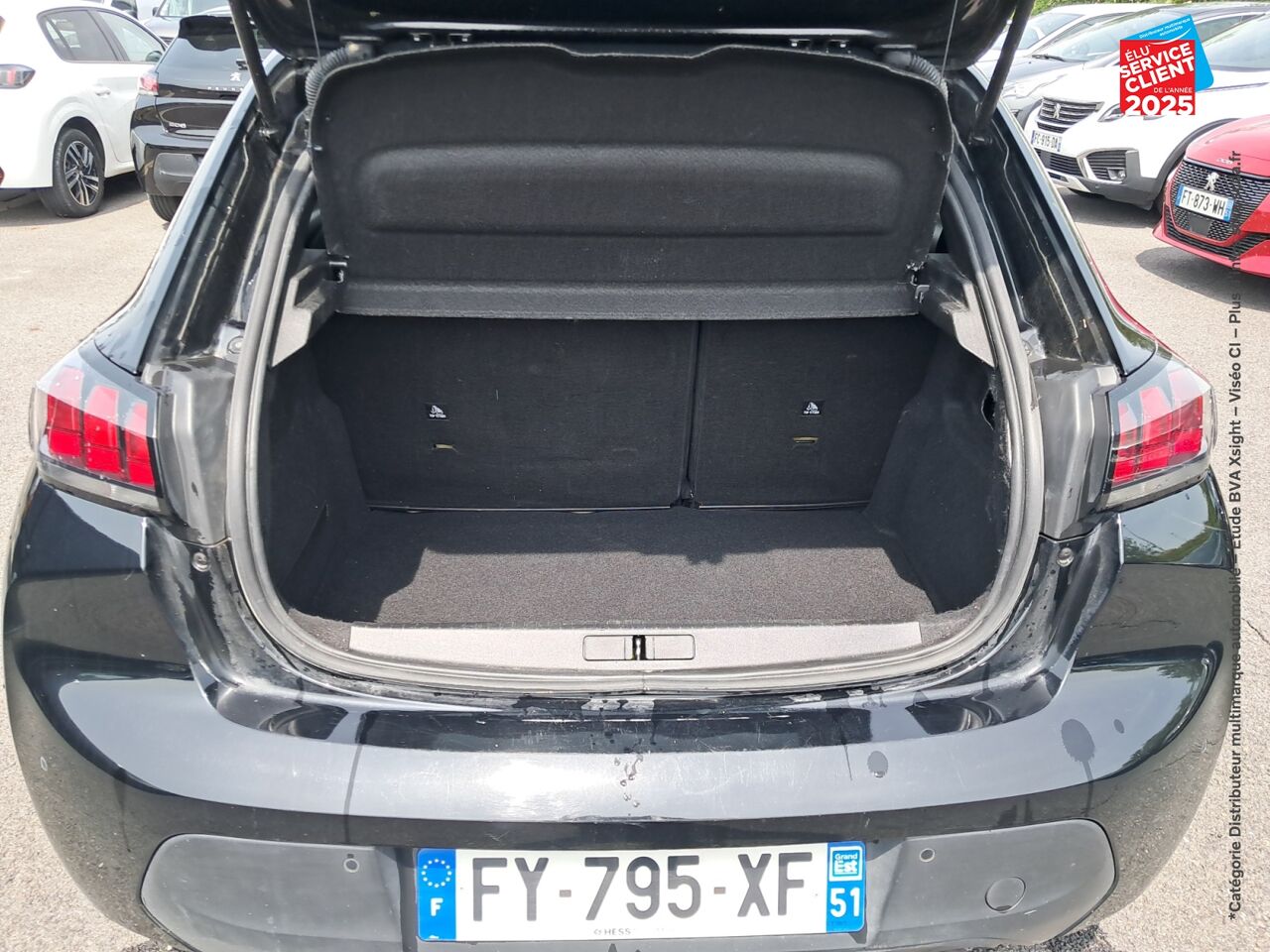 Véhicule d'occasion PEUGEOT 208 1.2 PURETECH 75CH SS STYLE chez Renault Saint-Louis