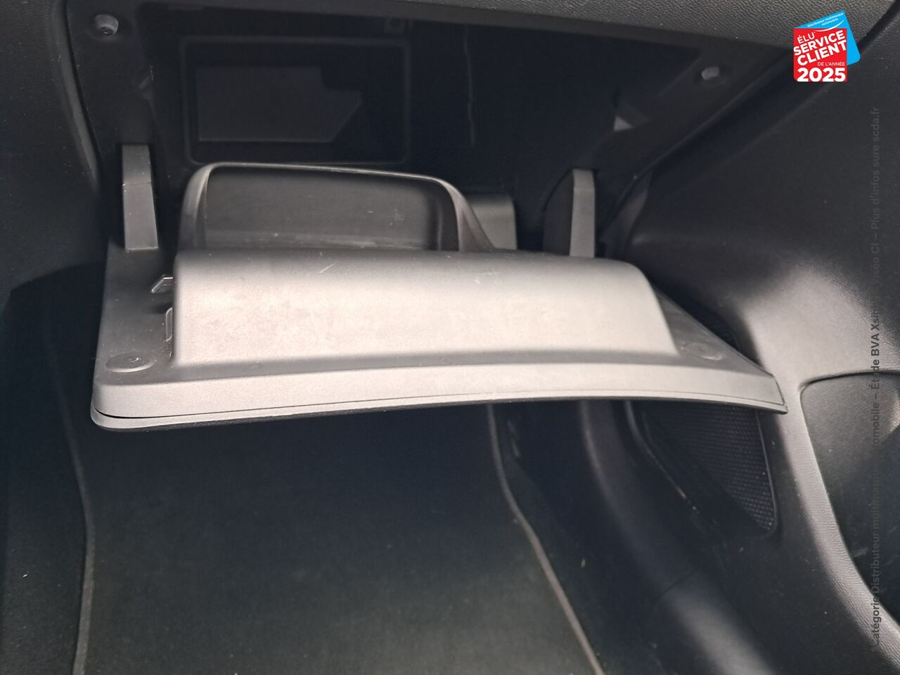 Véhicule d'occasion PEUGEOT 208 1.2 PURETECH 75CH SS STYLE chez Renault Saint-Louis
