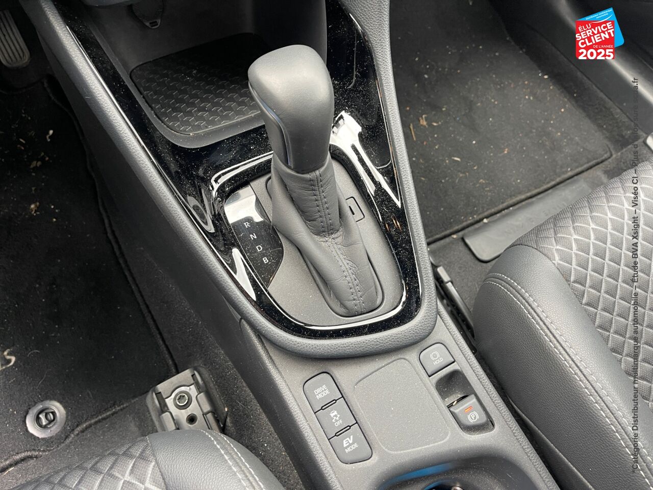 Véhicule d'occasion TOYOTA YARIS 116H COLLECTION 5P chez Toyota Saint Dizier