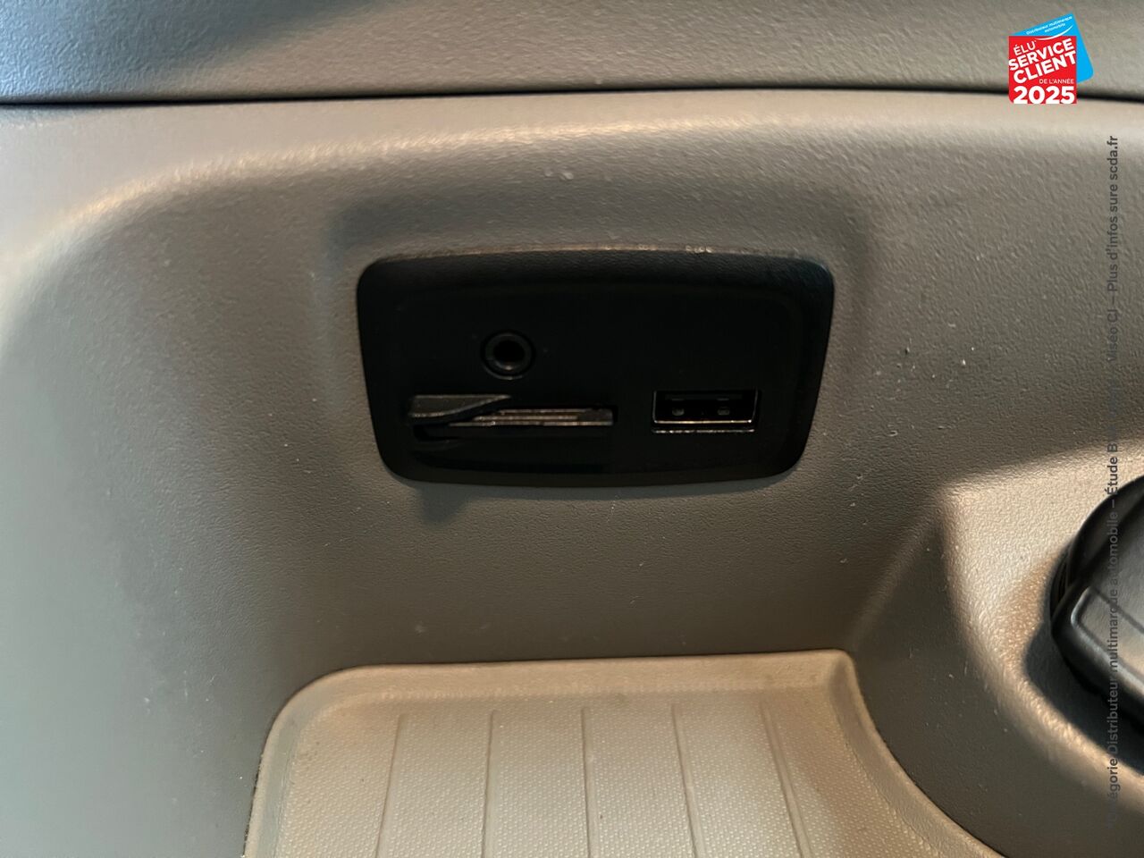Véhicule d'occasion RENAULT ZOE ZEN CHARGE NORMALE R90 MY18 GPS chez Renault Saint-Louis
