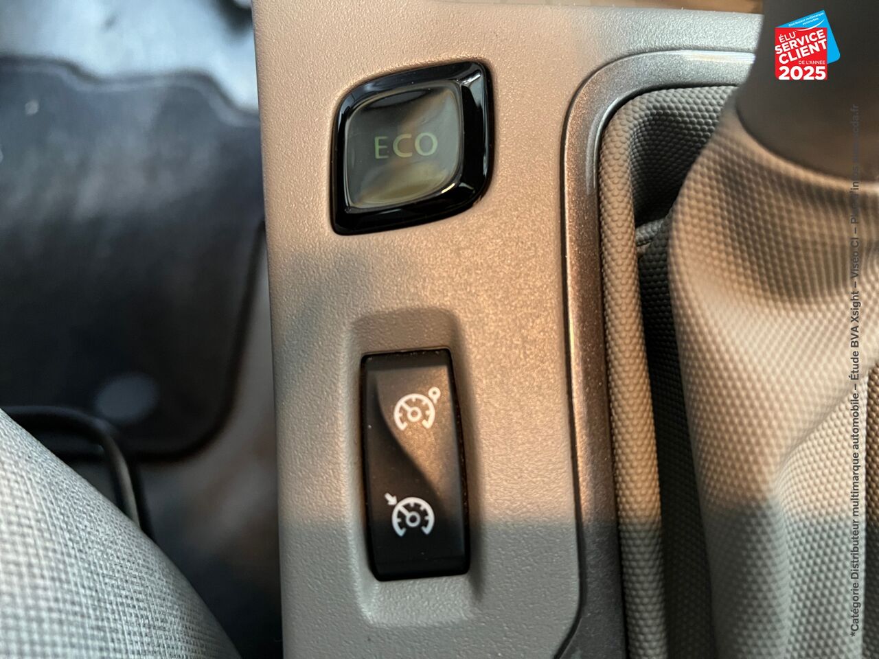 Véhicule d'occasion RENAULT ZOE ZEN CHARGE NORMALE R90 MY18 GPS chez Renault Saint-Louis