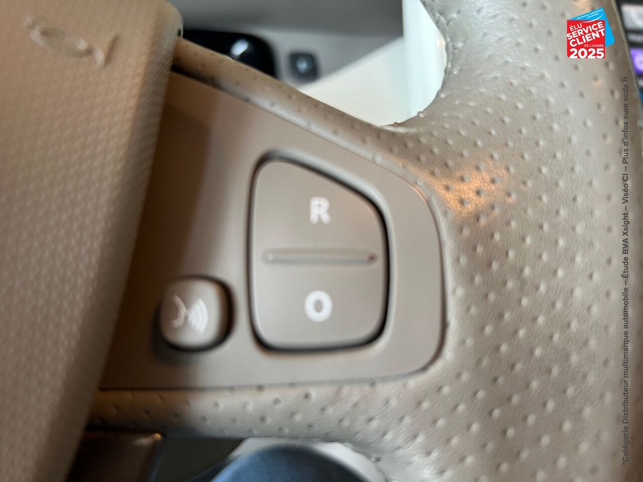 Véhicule d'occasion RENAULT ZOE ZEN CHARGE NORMALE R90 MY18 GPS chez Renault Saint-Louis