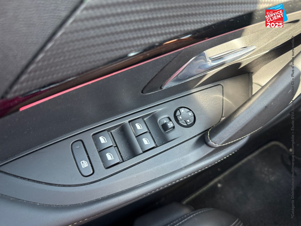 Véhicule d'occasion PEUGEOT 208 1.2 PURETECH 130CH S/S GT EAT8 TPANO GPS CAMERA CARPLAY chez Toyota Thionville
