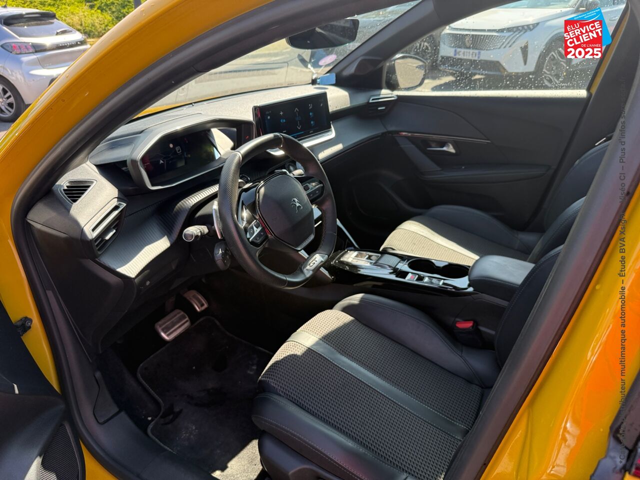Véhicule d'occasion PEUGEOT 208 1.2 PURETECH 130CH S/S GT EAT8 TPANO GPS CAMERA CARPLAY chez Toyota Thionville