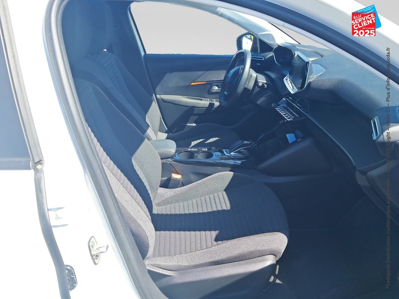 Véhicule d'occasion PEUGEOT 208 E-136CH ACTIVE BUSINESS chez Hyundai Reims