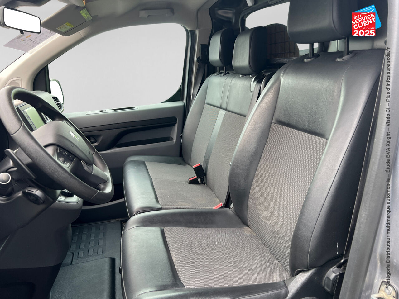 Véhicule d'occasion PEUGEOT EXPERT FG STANDARD 2.0 BLUEHDI 180CH SS ASPHALT EAT8 chez Toyota Thionville