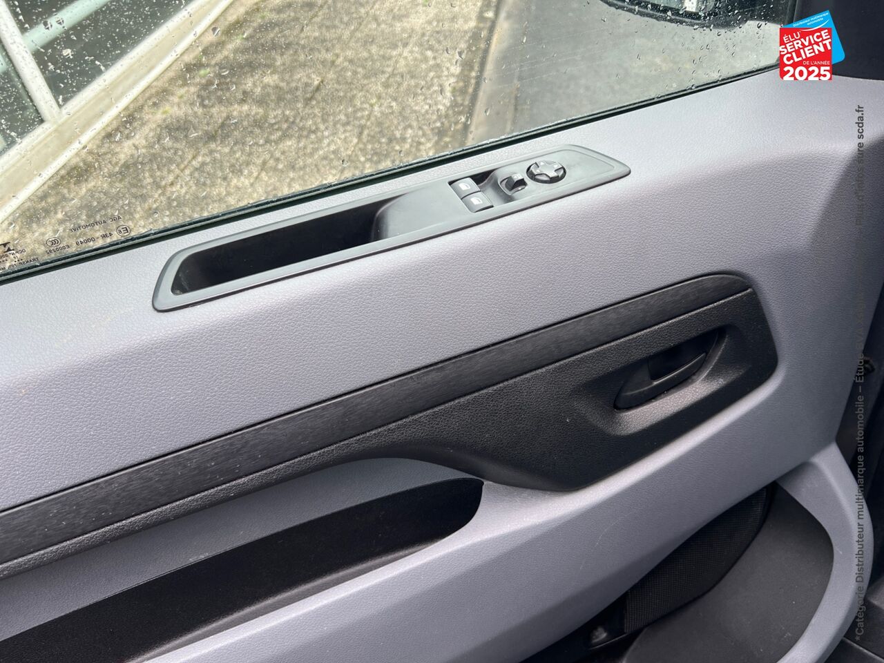Véhicule d'occasion PEUGEOT EXPERT FG STANDARD 2.0 BLUEHDI 180CH SS ASPHALT EAT8 chez Toyota Thionville