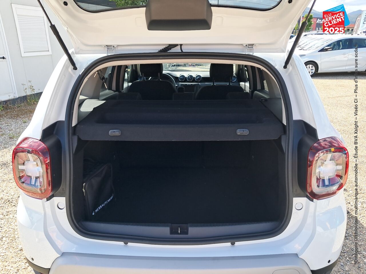 Véhicule d'occasion DACIA DUSTER 1.0 TCE 100CH PRESTIGE 4X2 - 20 CAMERA GPS chez Renault Saint-Louis