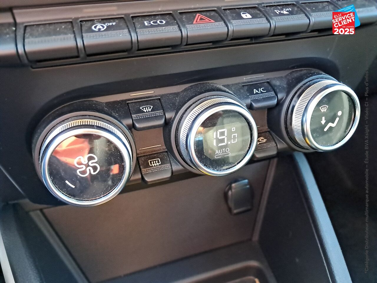 Véhicule d'occasion DACIA DUSTER 1.0 TCE 100CH PRESTIGE 4X2 - 20 CAMERA GPS chez Renault Saint-Louis