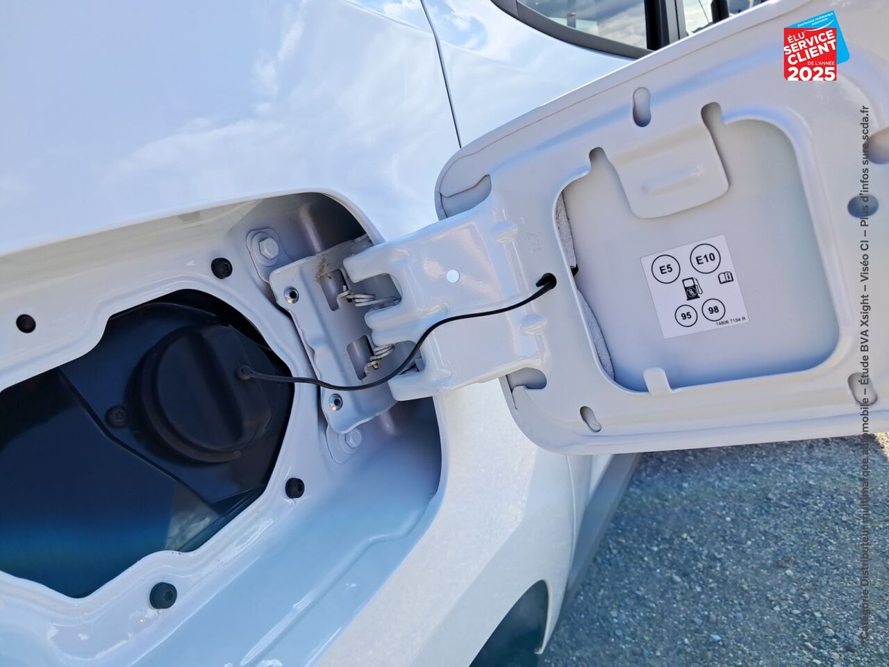 Véhicule d'occasion DACIA DUSTER 1.0 TCE 100CH PRESTIGE 4X2 - 20 CAMERA GPS chez Renault Saint-Louis