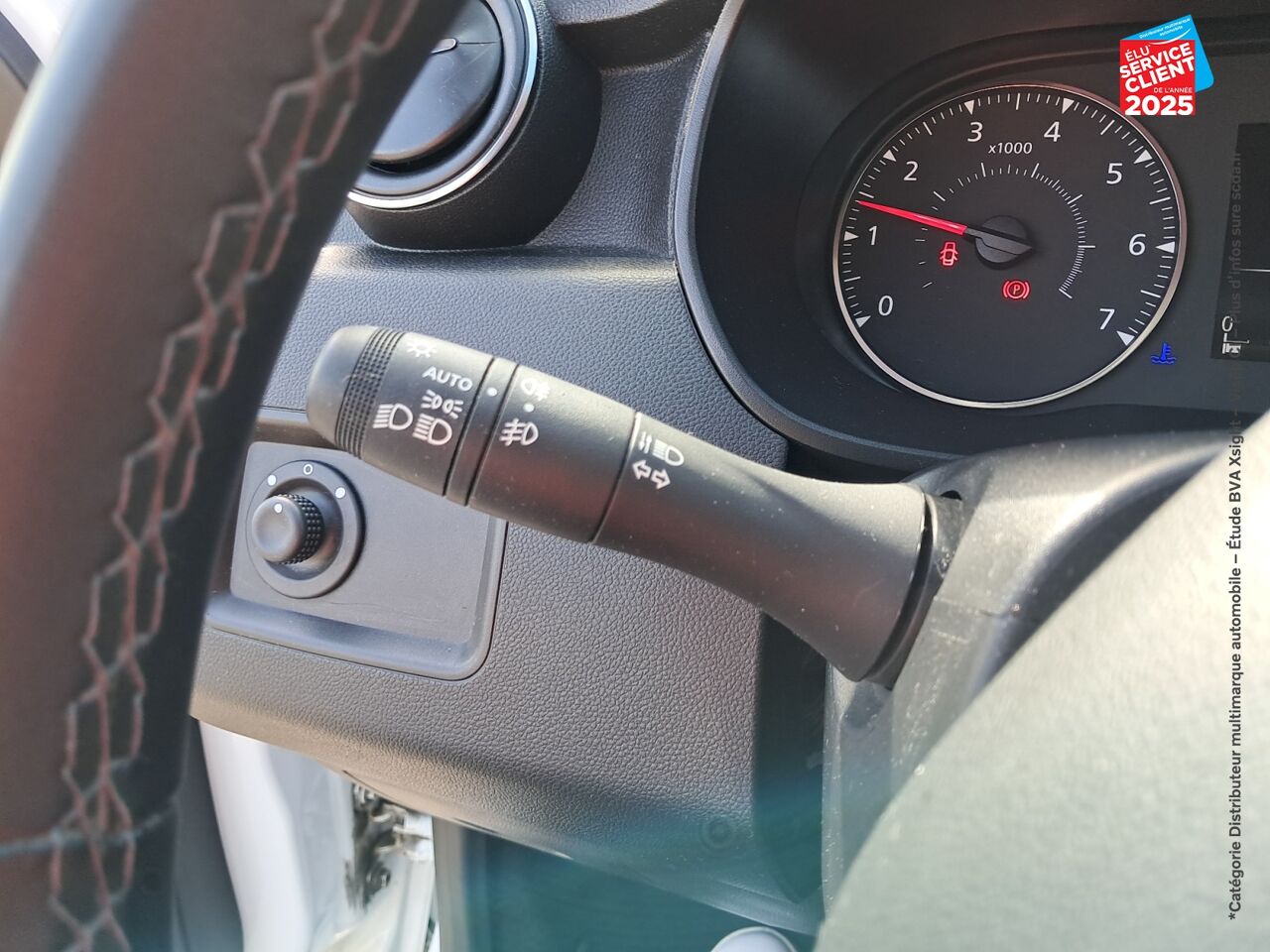 Véhicule d'occasion DACIA DUSTER 1.0 TCE 100CH PRESTIGE 4X2 - 20 CAMERA GPS chez Renault Saint-Louis