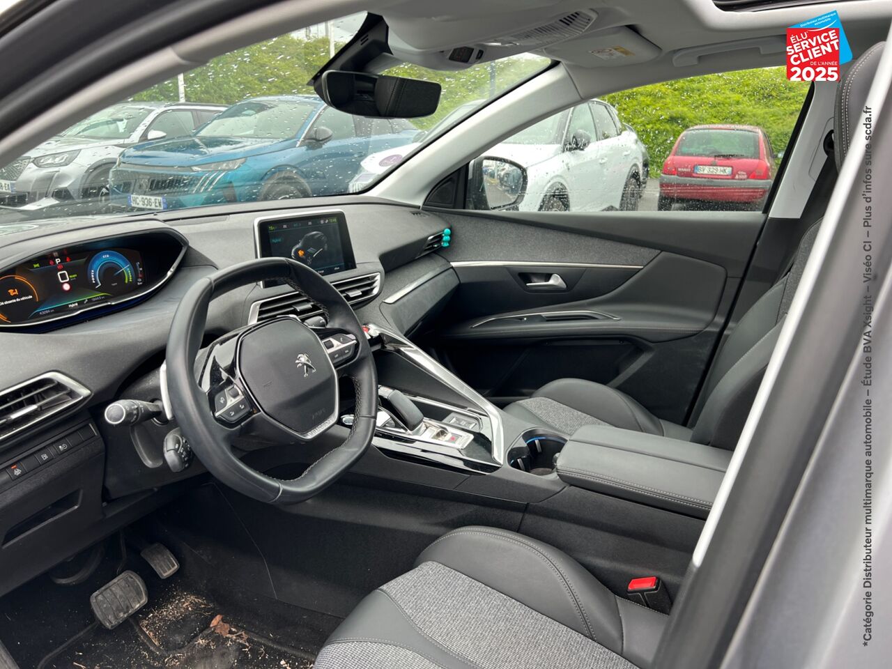 Véhicule d'occasion PEUGEOT 3008 HYBRID 225CH ALLURE BUSINESS E-EAT8 10CV chez Renault Saint-Louis