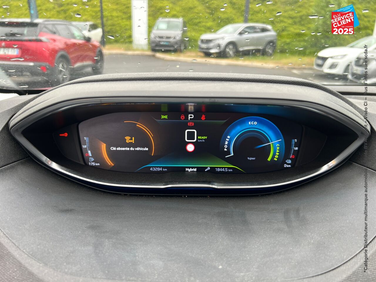 Véhicule d'occasion PEUGEOT 3008 HYBRID 225CH ALLURE BUSINESS E-EAT8 10CV chez Renault Saint-Louis